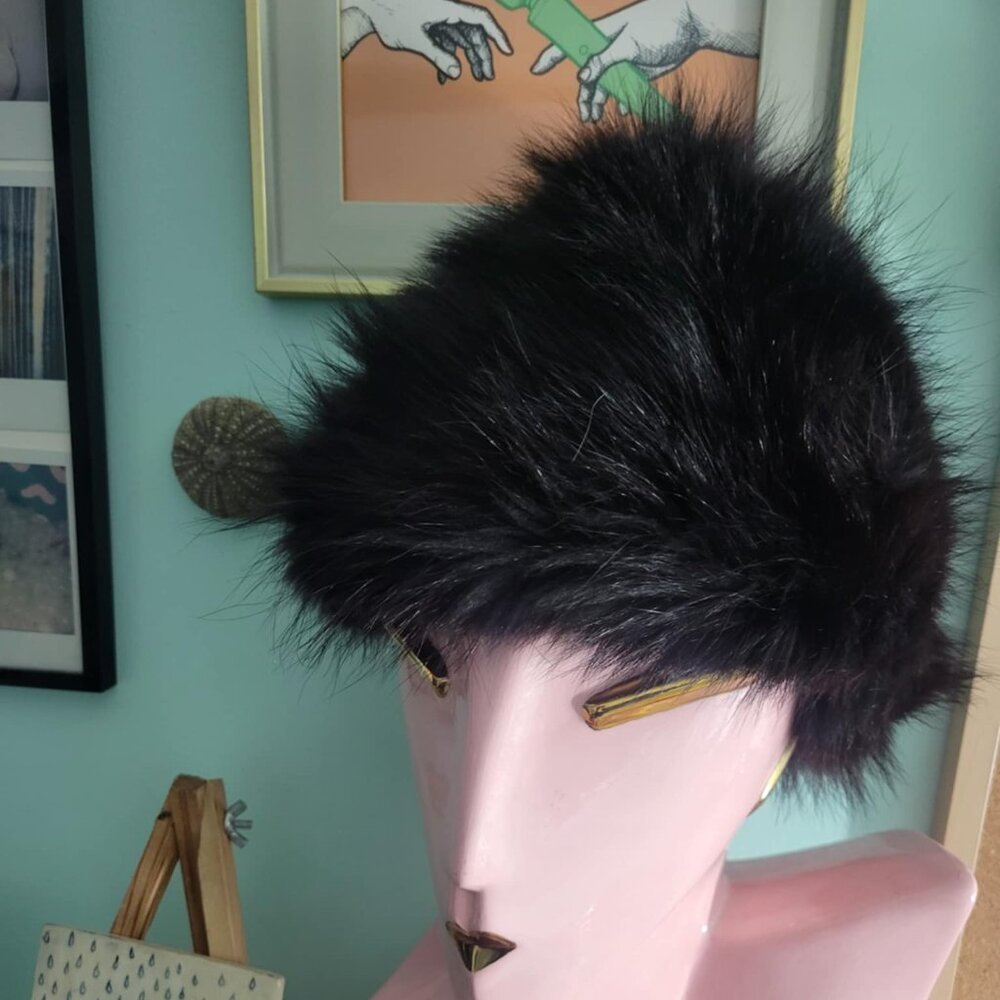 Genuine fur - black vintage hat made by Paul's Furs Montreal - fits small